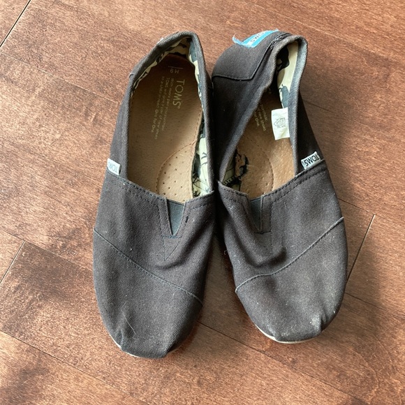 Toms Slip-Ons - Picture 1 of 5